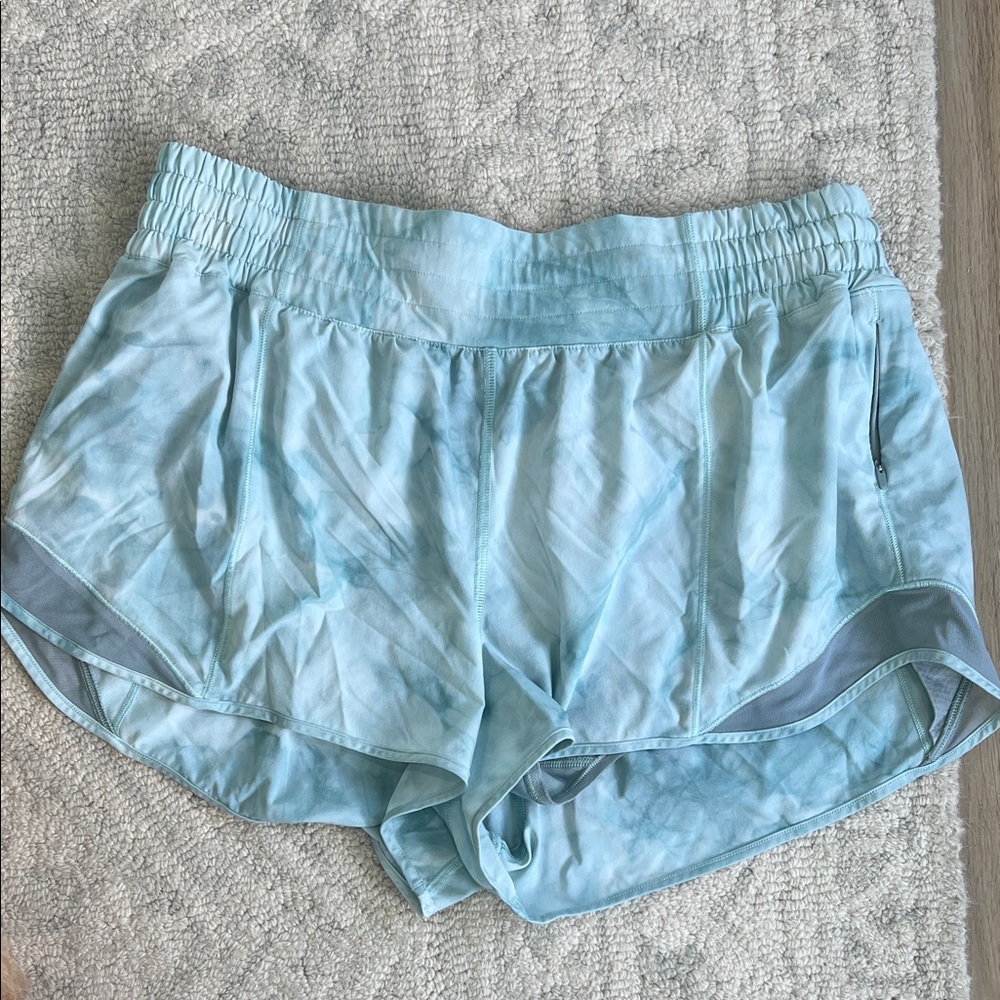 lululemon Light turquoise tie dye Hotty hot high rise Shorts 2.5in
